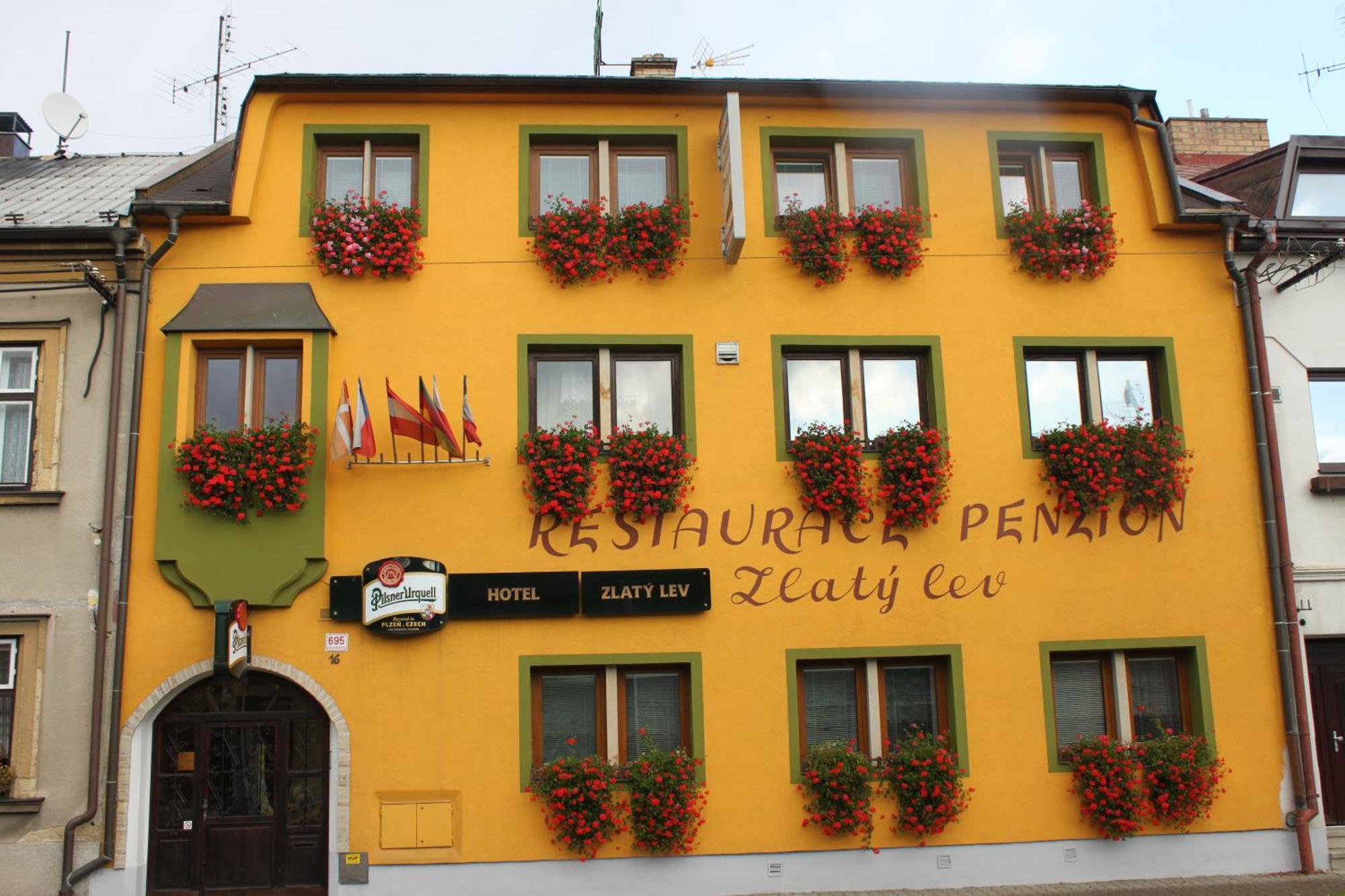 Zlaty Lev Hotel Svitavy Bagian luar foto