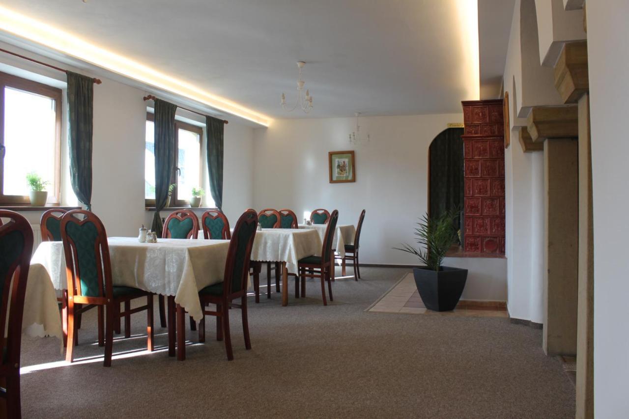 Zlaty Lev Hotel Svitavy Bagian luar foto