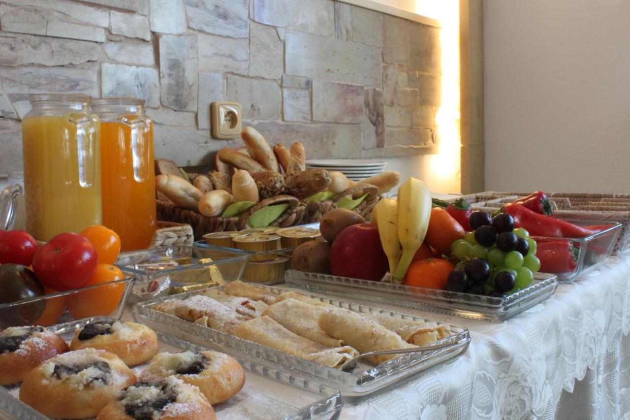 Zlaty Lev Hotel Svitavy Bagian luar foto